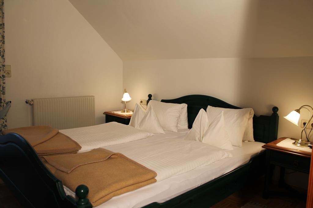 Haralds Ferienwohnungen Bad Kleinkirchheim Rum bild