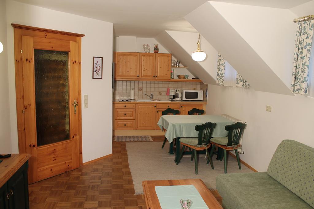 Haralds Ferienwohnungen Bad Kleinkirchheim Rum bild