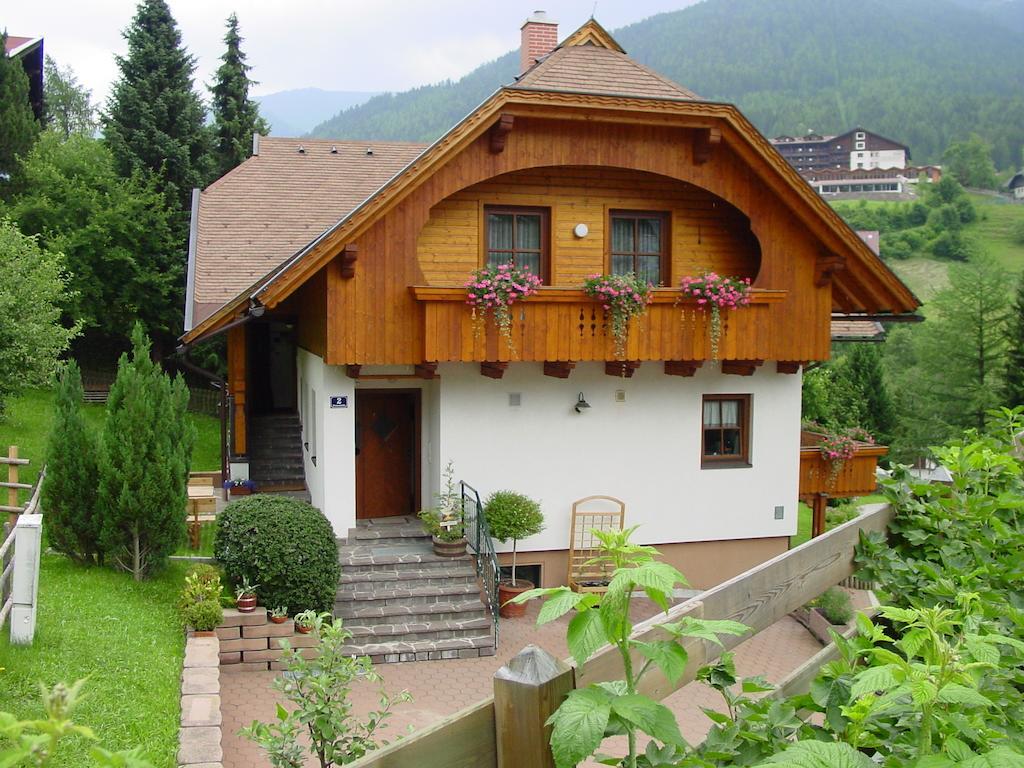 Haralds Ferienwohnungen Bad Kleinkirchheim Rum bild